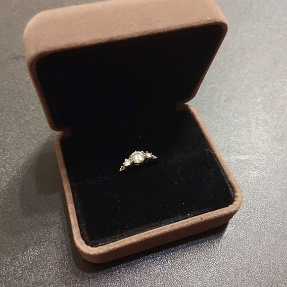 5mm moissanite 3 stone ring engagement silver 4.5 - Picture 6 of 8